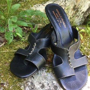 Donald J Pliner Black Leather Sandals with heel